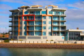 Wallaroo Marina Luxury Apartment